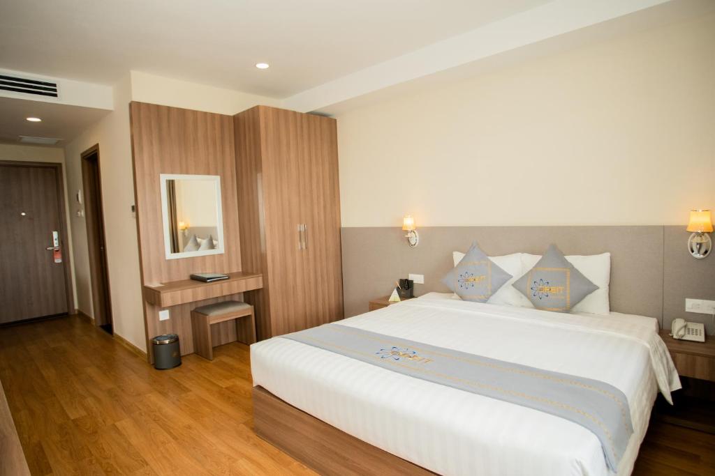 Junior Deluxe Sea - Bestbooking.vn